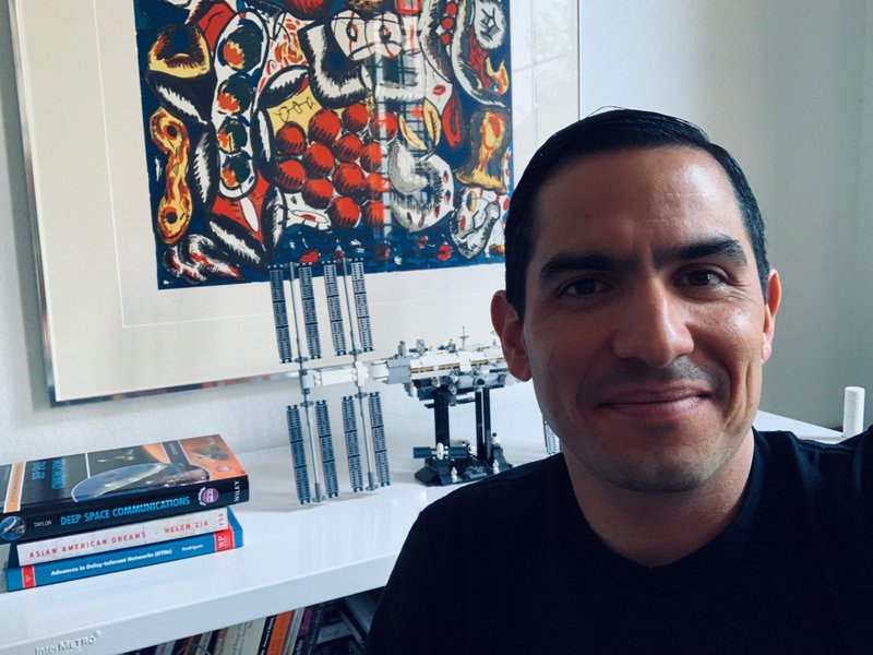 Hello there! I am Alberto, member of team Spatiam. Engineer and Space Enthusiast. Interested in Space Networking and the commercialization of space. Live in Allen, TX and within team Spatiam I am responsible for solution requirements, coordination and architecture, and to ensure we have fun during these two days!