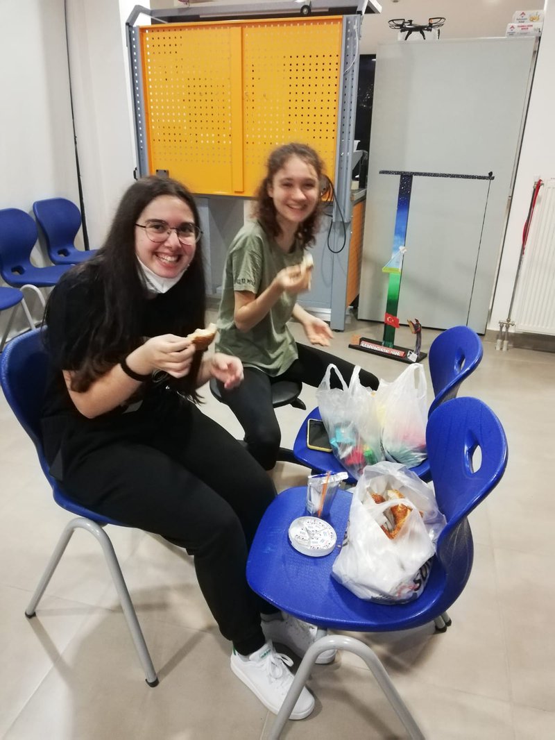 Have a simit as dinner while developing a project is better than vali kebab🥳🥳 