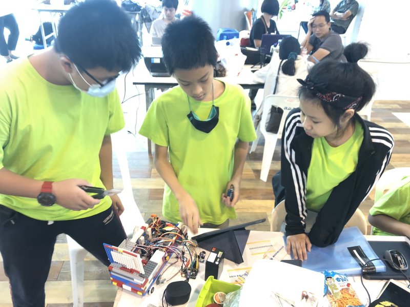 Assembly our Emergency Medical Robot